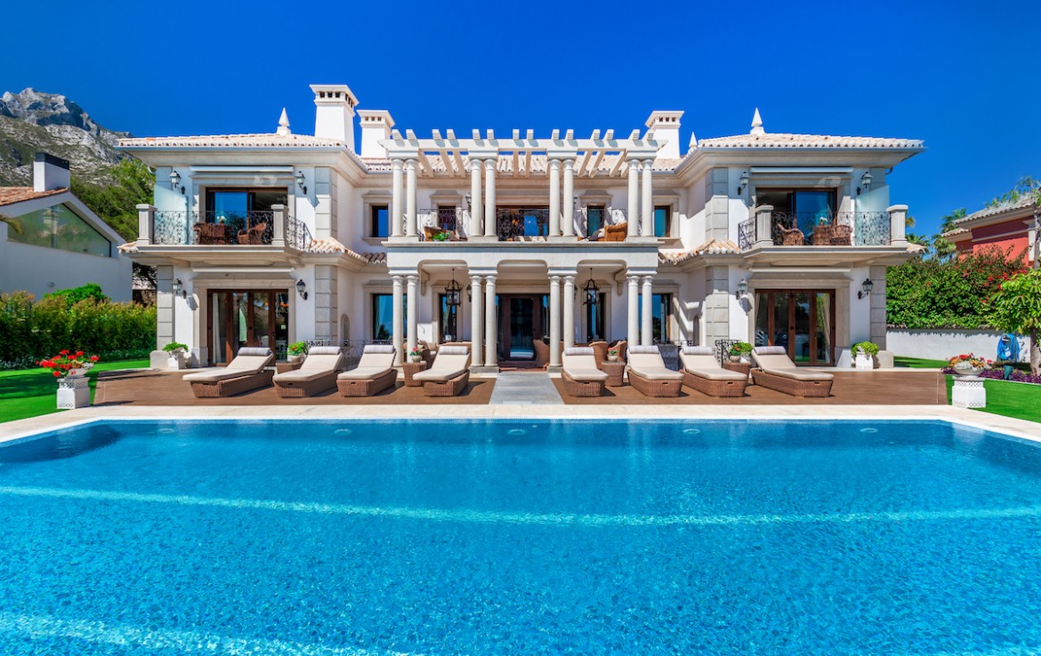 imposing villa, sierra blanca, marbella, golden mile, security, safe, beach, cascadas de camojan, 24hr security, sun, sea, luxury, opulent, fine living, mar