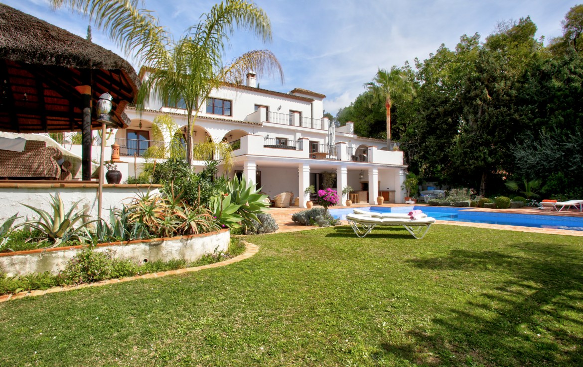 mediterranean style villa, marbella, golden mile, la carolina, close to beach, golf, sea, playa, private swimming pool, rustic, andalusian, sea, garden