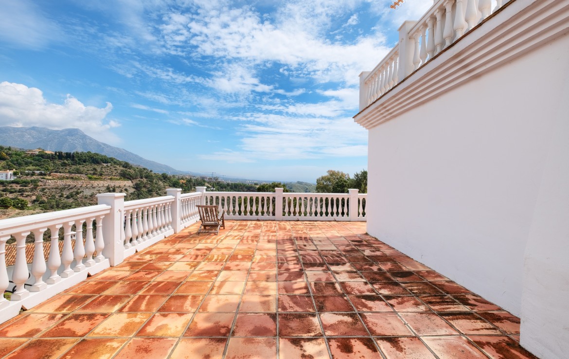 el madroñal villa open views, sea views, benahavis, la zagaleta, panoramic views, infitnity pool, marbella, costa del sol, luxury, modern, fix to flip, gated