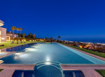 02-villa-marbella-prime-infinity-pool-night