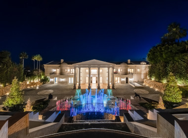 03-villa-marbella-prime-arrival-court-night