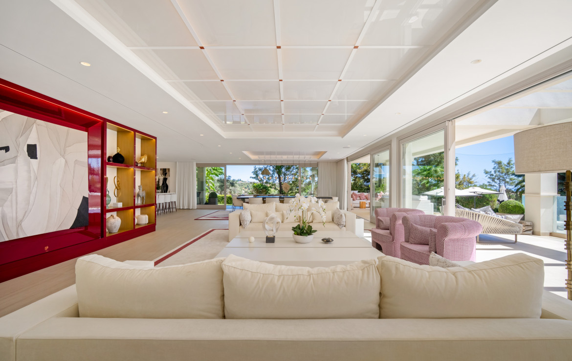 aloha, Nueva Andalucia, villa, new build, modern, security, sun, views